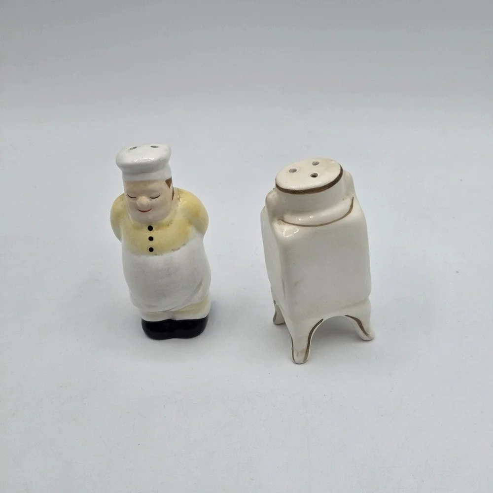 Vintage Chef Cook & Stove Salt Pepper Shaker Set Kitchen Novelty Ceramic